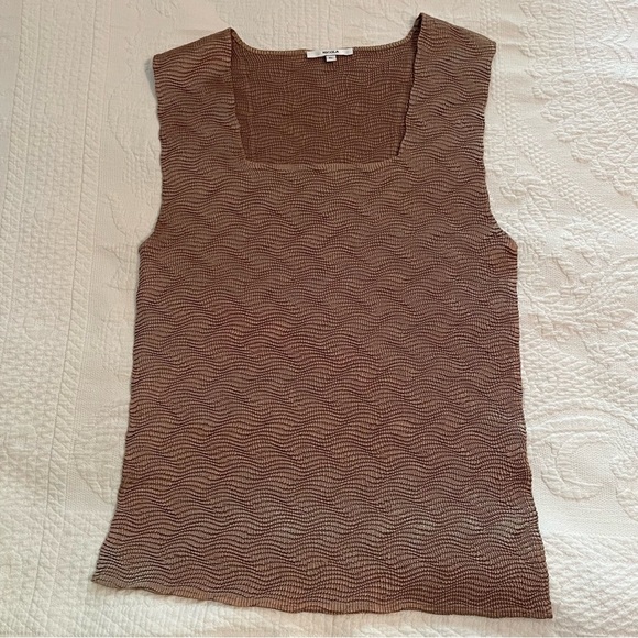 NICOLA Gold Fitted Ribbed Tank Top - Picture 2 of 8